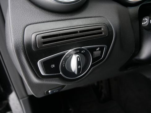 Used 2022 Mercedes-Benz GLC 300 4MATIC w/ Multimedia Package Lite image 25