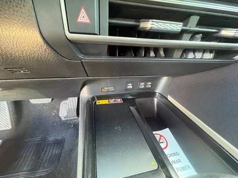 Used 2025 Toyota Camry LE FWD image 23