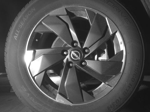 Used 2025 Nissan Rogue SV AWD/4WD image 13