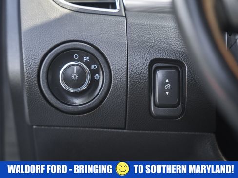 Used 2013 Ford Taurus SEL image 38