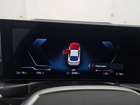 Used 2025 BMW i4 eDrive40 RWD image 7