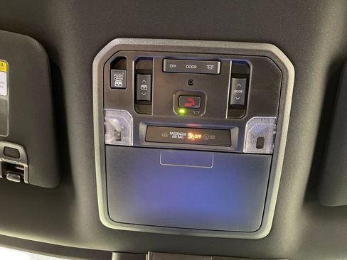 Certified 2025 Toyota Tundra Limited AWD/4WD image 29