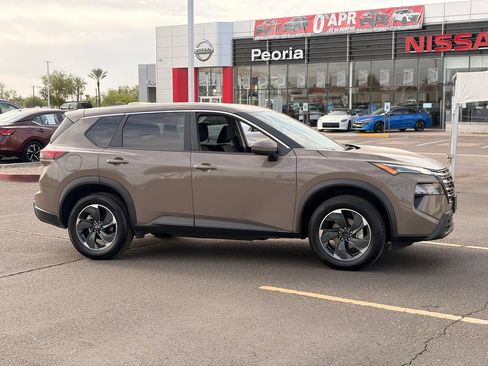 Used 2025 Nissan Rogue SV FWD image 6