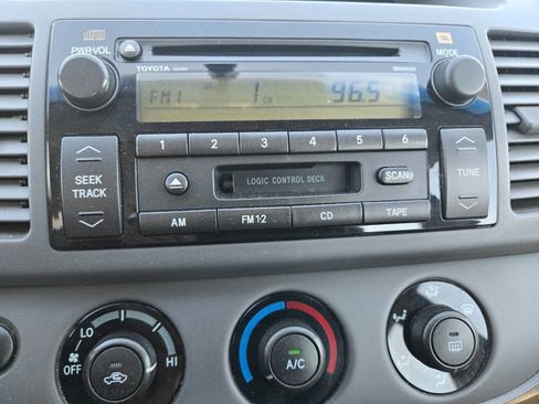 Used 2002 Toyota Camry LE image 18