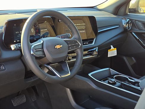 New 2026 Chevrolet Equinox LT w/ Safety and Technology Package image 11