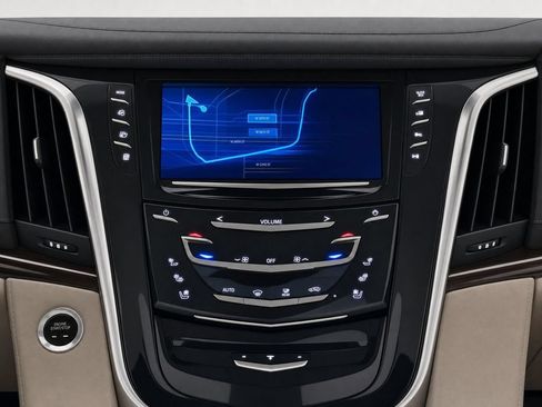 Used 2020 Cadillac Escalade Premium Luxury w/ LPO, Radiant Package RWD image 17