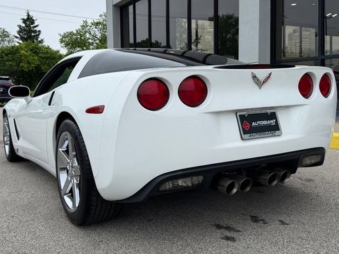 Used 2011 Chevrolet Corvette Coupe w/ 1LT RWD image 9