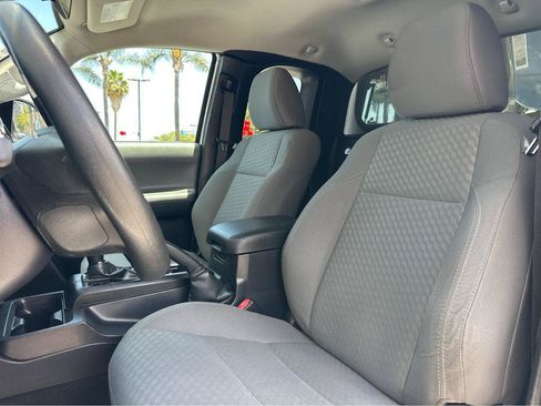Used 2022 Toyota Tacoma SR RWD image 7