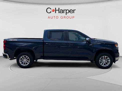 Used 2022 Chevrolet Silverado 1500 LT AWD/4WD image 1