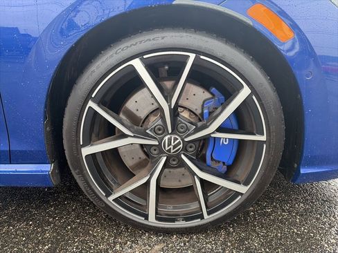 Used 2024 Volkswagen Golf R AWD/4WD image 9