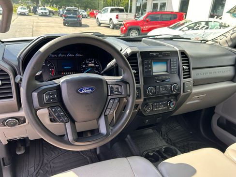 Used 2019 Ford F250 XL w/ Power Equipment Group AWD/4WD image 13