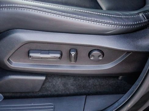 Used 2025 Honda Pilot EX-L image 23