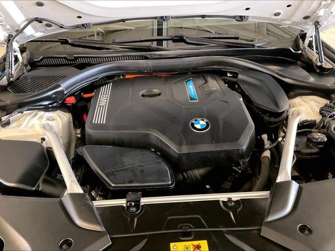 Used 2023 BMW 530e w/ M Sport Package RWD image 28