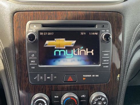 Used 2016 Chevrolet Traverse LT w/ Style and Technology Package image 25