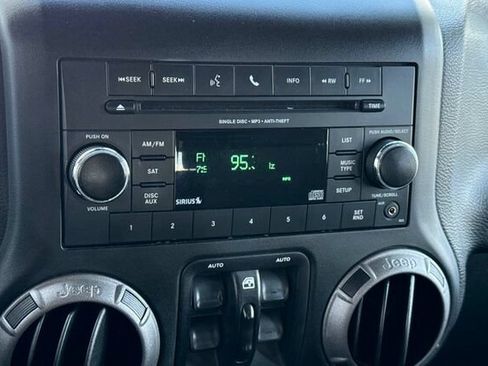 Used 2018 Jeep Wrangler Unlimited Sport S AWD/4WD image 17