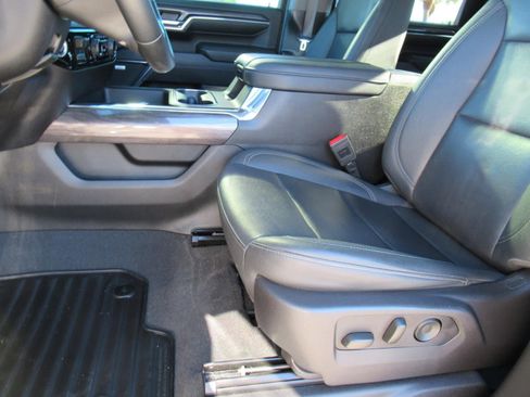 Used 2024 Chevrolet Silverado 3500 LTZ w/ LTZ Convenience Package image 18