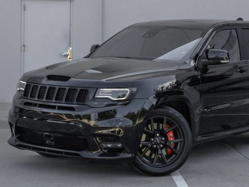 Used 2020 Jeep Grand Cherokee SRT AWD/4WD image 8