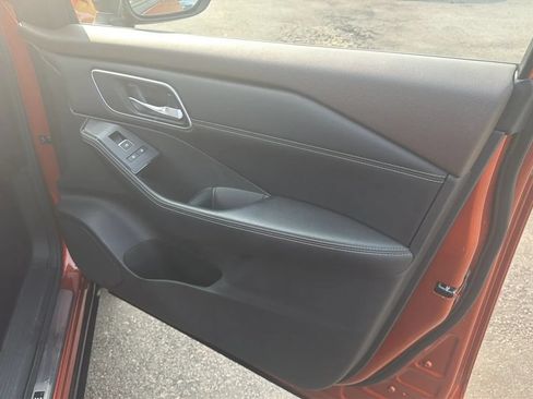 Used 2021 Nissan Rogue Platinum FWD image 36