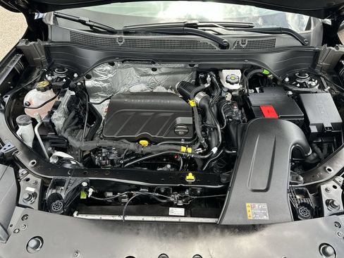 Used 2025 Chevrolet Trax ACTIV w/ Driver Confidence Package FWD image 32