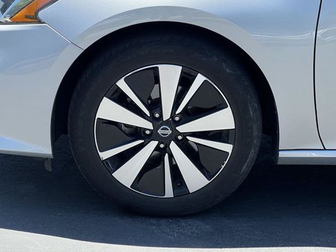 Used 2022 Nissan Altima 2.5 SV FWD image 13