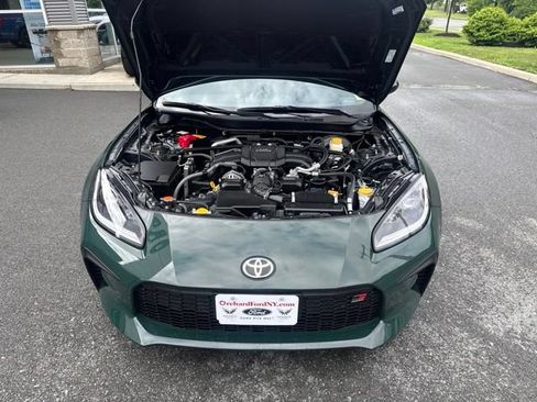 Used 2025 Toyota GR86 Hakone Edition RWD image 17