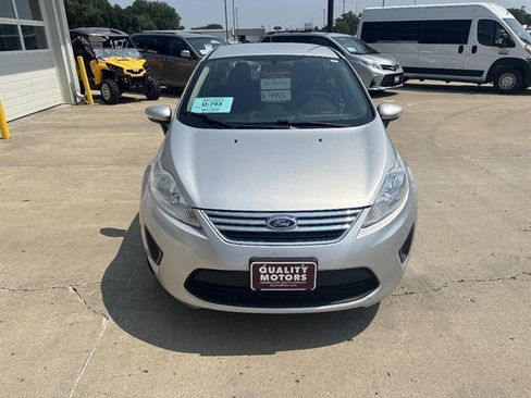 Used 2013 Ford Fiesta SE FWD image 19