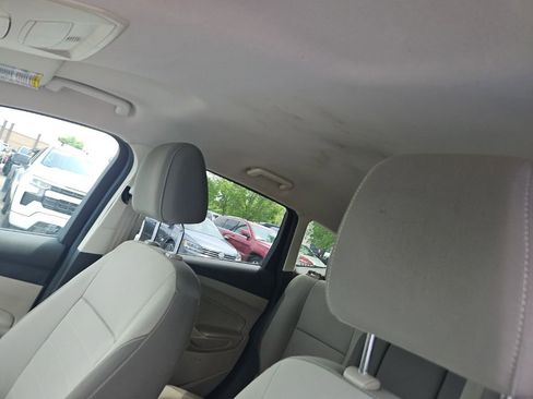 Used 2015 Ford Escape SE FWD image 17