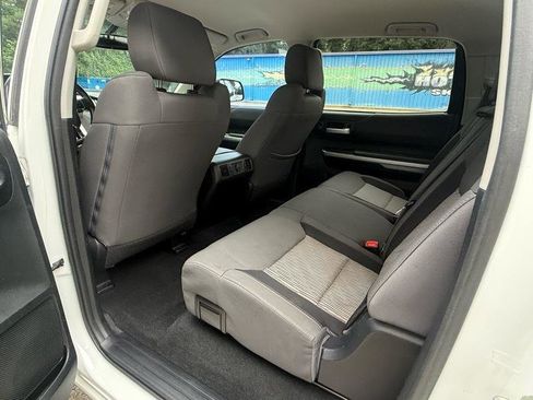 Used 2017 Toyota Tundra SR5 w/ SR5 Upgrade Package RWD image 32
