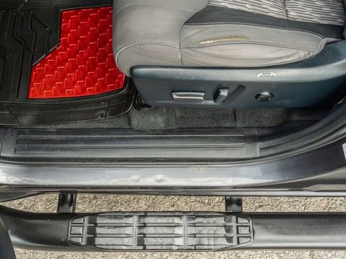 Used 2018 Toyota Tundra SR5 w/ TRD Off Road Package image 17