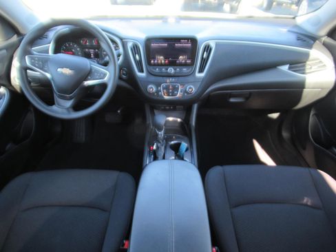 Used 2025 Chevrolet Malibu LT image 13