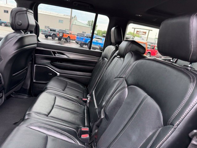 Used 2024 Jeep Wagoneer Series II AWD/4WD image 34