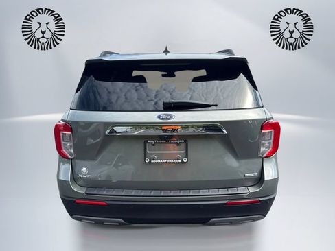 Used 2020 Ford Explorer XLT w/ Equipment Group 202A AWD/4WD image 7