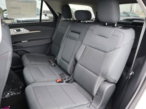 New 2025 Ford Explorer Active image 33