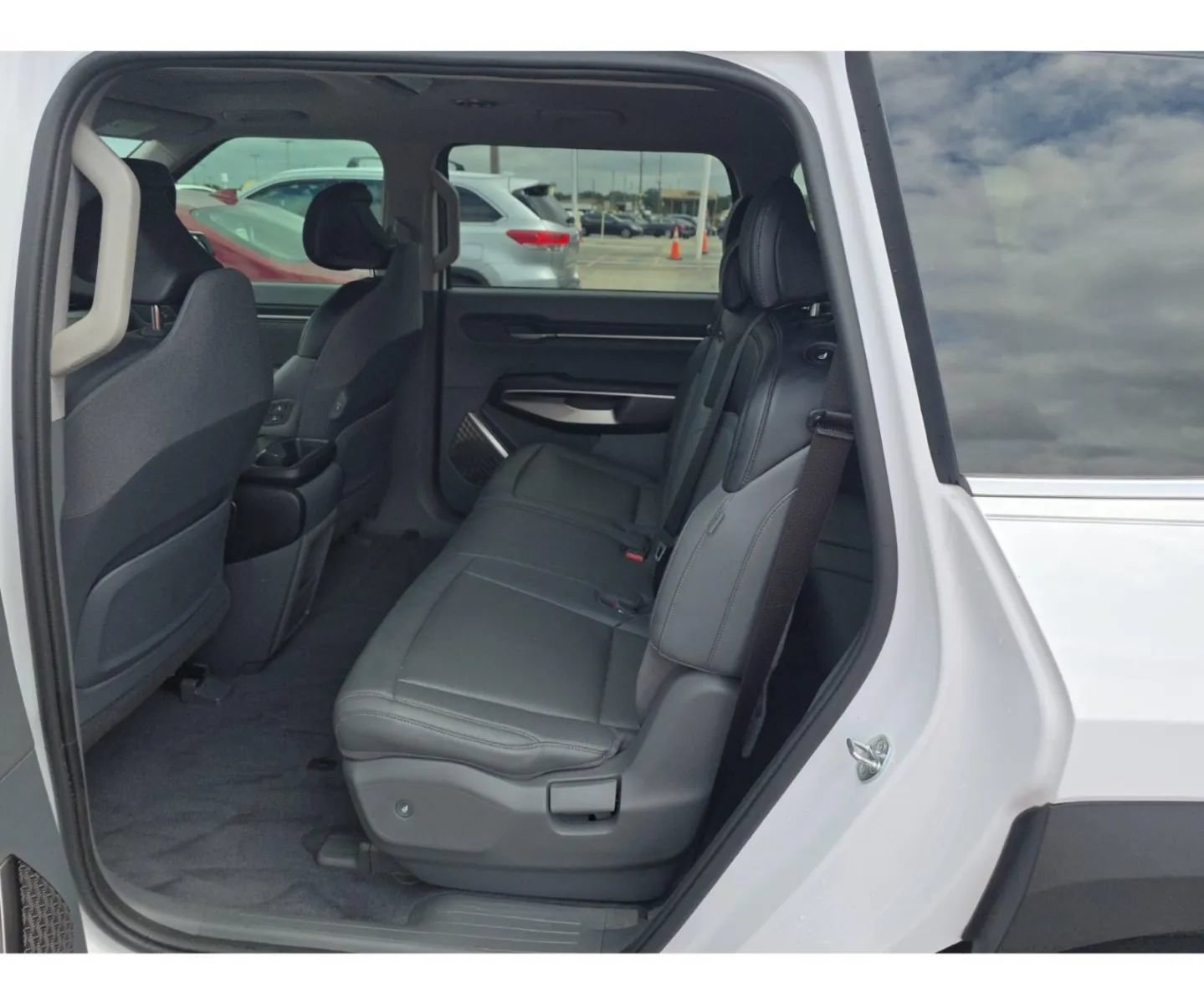 Used 2026 Kia EV9 Light RWD image 7