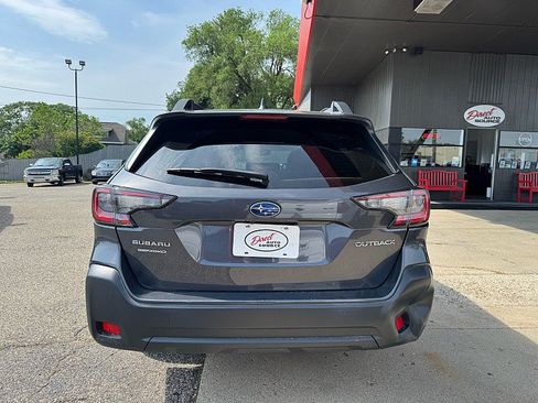 Used 2023 Subaru Outback Premium AWD/4WD image 5