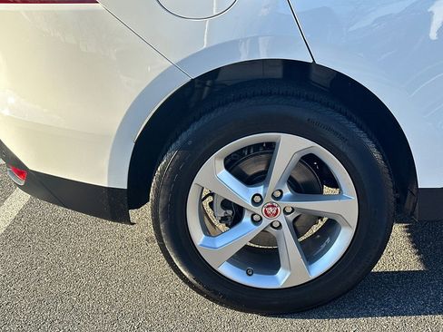 Used 2019 Jaguar F-PACE Premium image 17