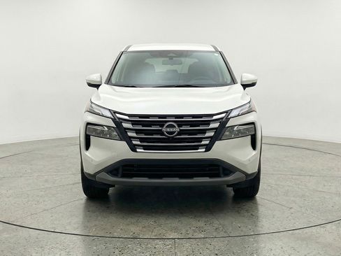 Used 2025 Nissan Rogue SV FWD image 2