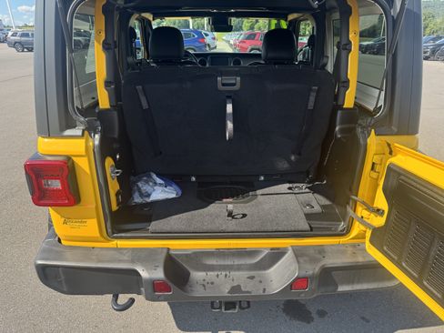 Used 2021 Jeep Wrangler Sport AWD/4WD image 5