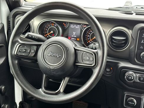 Used 2018 Jeep Wrangler Unlimited Sport image 14