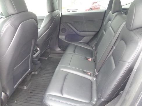 Used 2021 Tesla Model Y Long Range AWD/4WD image 7