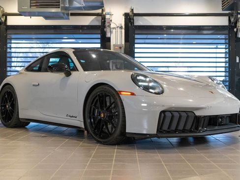 Certified 2025 Porsche 911 Carrera GTS RWD image 7