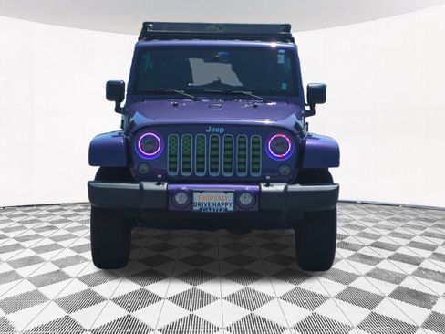 Used 2018 Jeep Wrangler Unlimited Sahara AWD/4WD image 7
