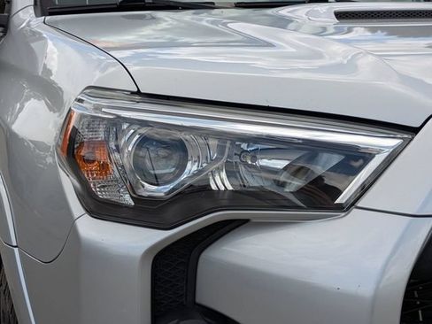 Used 2022 Toyota 4Runner TRD Off-Road AWD/4WD image 10