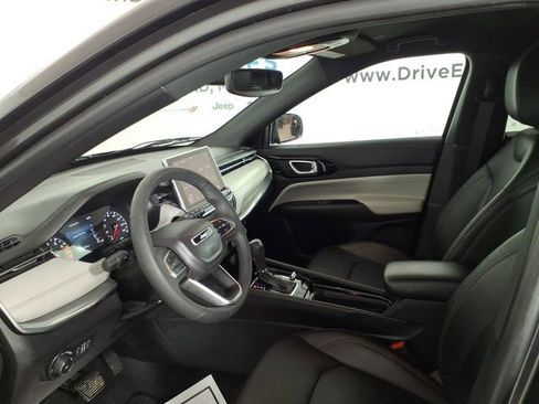 Used 2024 Jeep Compass Limited AWD/4WD image 12