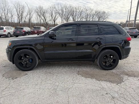 Used 2018 Jeep Grand Cherokee Laredo image 6