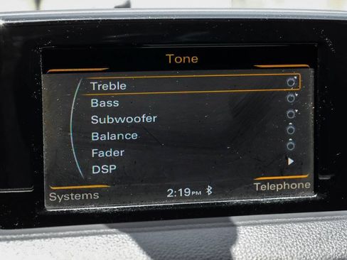 Used 2018 Audi Q3 2.0T Premium Plus w/ Premium Plus Package FWD image 38
