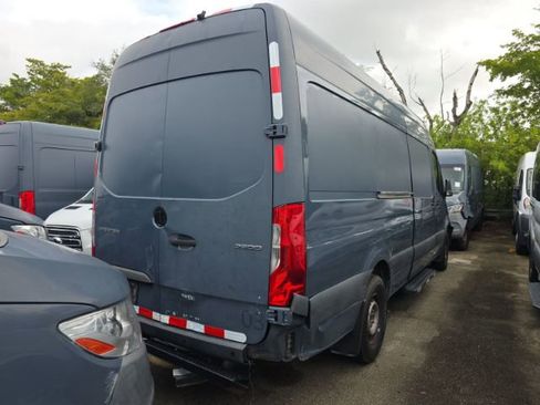 Used 2019 Mercedes-Benz Sprinter 170 image 4