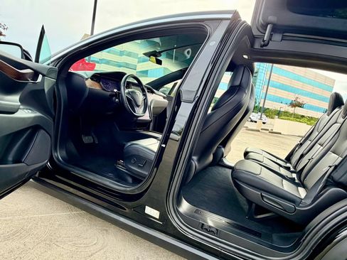 Used 2018 Tesla Model X 75D AWD/4WD image 29