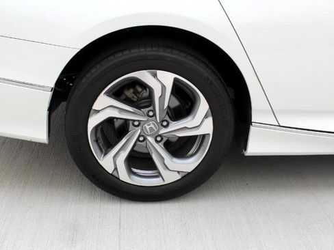 Used 2019 Honda Accord EX image 41