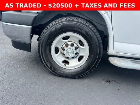 Used 2022 Chevrolet Express 2500 w/ Driver Convenience Package RWD image 9